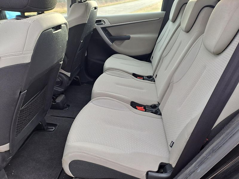 Citroën C4 Picasso (2012) 1.6 HDi SERVISKA - fotka 16 z 26
