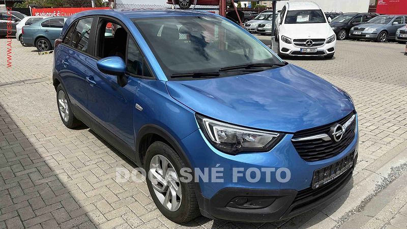 Opel Crossland X (2018) 1.2 PT, AC, tempo, park.asist - fotka 1 z 3