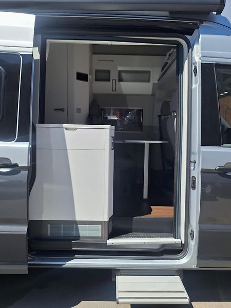 Volkswagen Grand California (2024) 2,0TDi 4Motion 3.5t ŘP- B -DPH - fotka 25 z 27