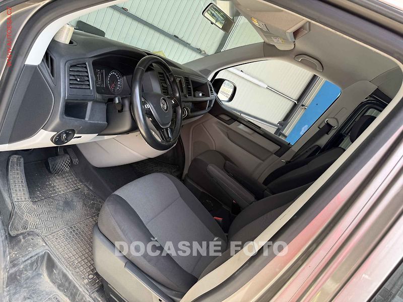 Volkswagen Transporter (2018) 2.0TDi 8míst, 2.maj,ČR - fotka 3 z 3