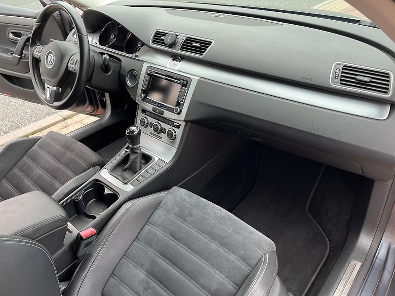 Volkswagen Passat CC 2.0 TDi Highline 1.Majitel ČR - fotka 16 z 30