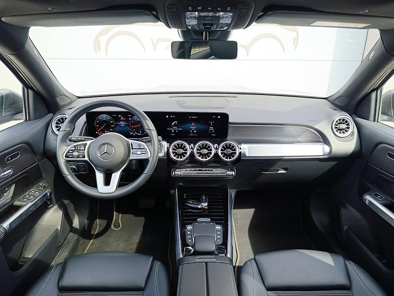 Mercedes-Benz GLB 200 4MATIC ČR  - fotka 19 z 34
