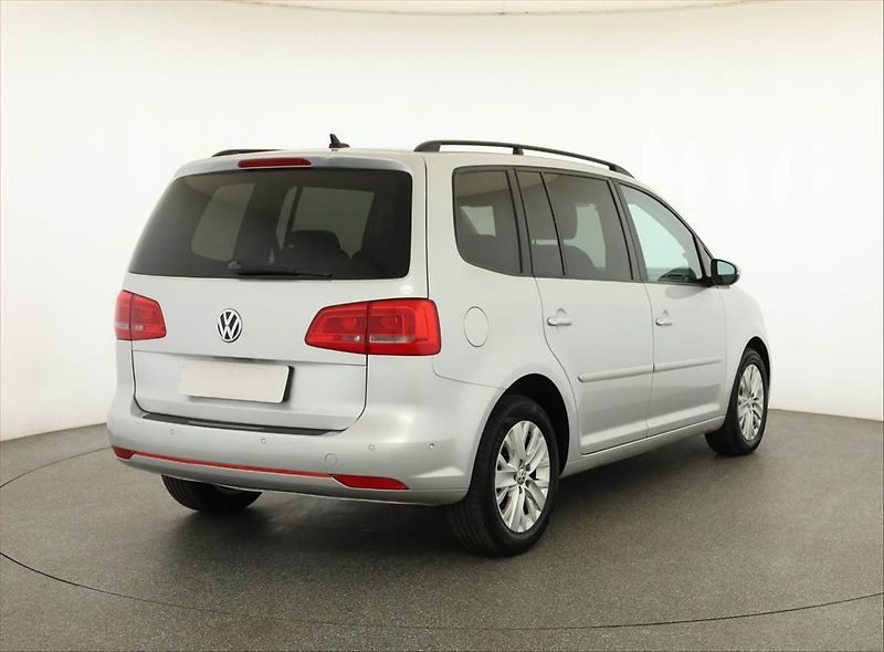 Volkswagen Touran (2013) 1.6 TDI, Automat, Serv.kniha - fotka 5 z 19