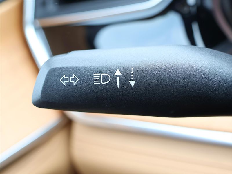 Jeep Grand Cherokee 2,0 4xe Summit Plug-In CZ DPH - fotka 24 z 90