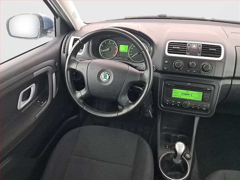 Škoda Fabia (2008) 1.6 16V, Serv.kniha, Tempomat - fotka 7 z 17