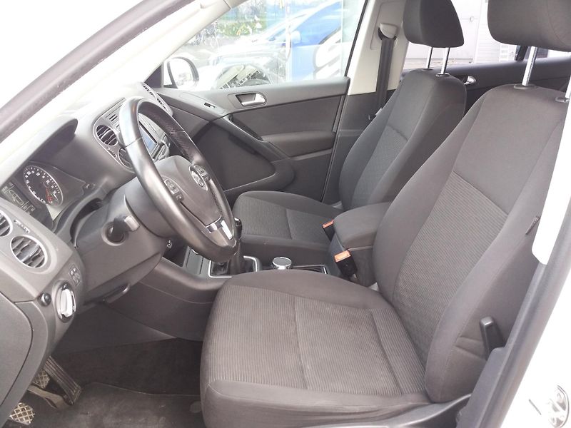 Volkswagen Tiguan 1.4TSi,92kW,SERVISNÍ KNÍŽKA!! - fotka 13 z 20