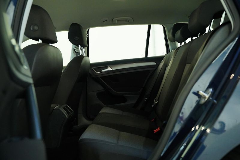 Volkswagen Golf - fotka 27 z 28