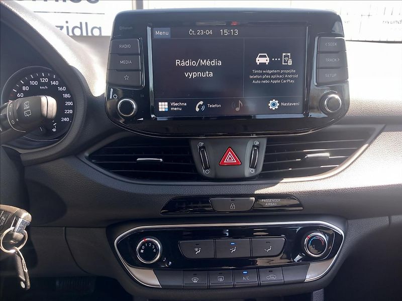 Hyundai i30 1,0 T-GDI COMFORT DCT - fotka 11 z 20