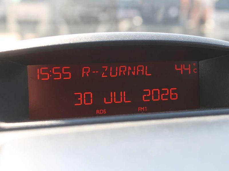 Peugeot Partner EURO 5 - fotka 9 z 17