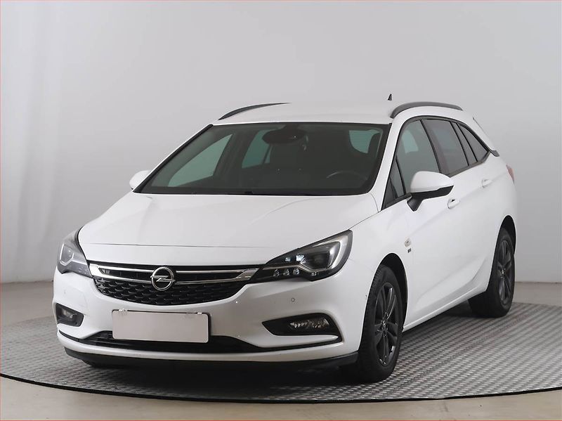 Opel Astra (2019) 1.6 CDTI, Navi, Tempomat - fotka 2 z 18