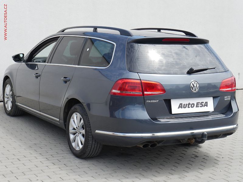 Volkswagen Passat (2011) 2.0TDi, ČR, Comfortline - fotka 6 z 22