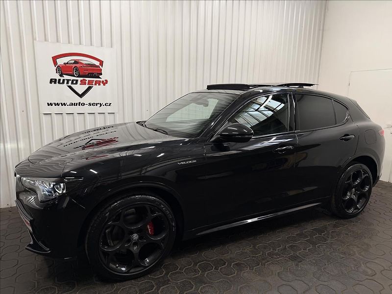 Alfa Romeo Stelvio VELOCE 154kW Q4 PANO H&K R21 - fotka 3 z 42