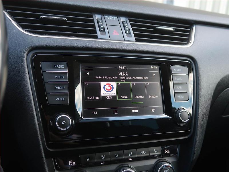 Škoda Octavia (2016) 2.0 TDI, Tempomat - fotka 12 z 17