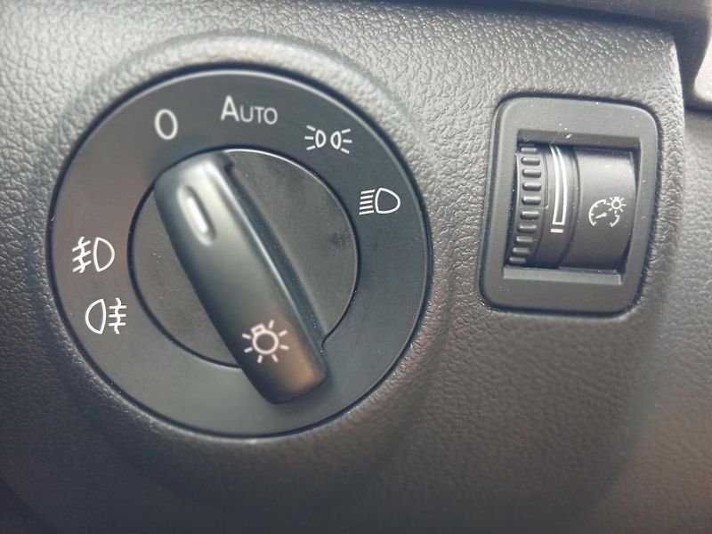 Volkswagen Tiguan 2.0 TSi 4x4 - fotka 18 z 36