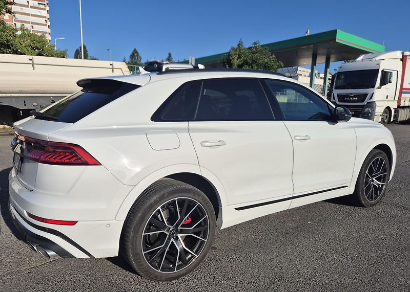 Audi SQ8 (2020) Stav perfektní - fotka 2 z 16