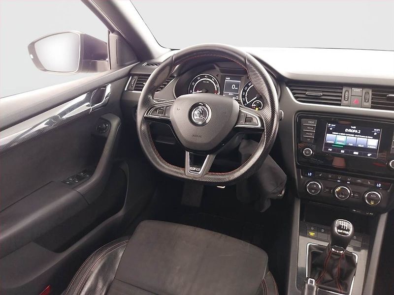 Škoda Octavia (2014) RS 2.0 TSI, Bi-Xenony - fotka 7 z 22