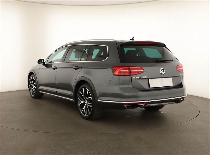 Volkswagen Passat (2017) Alltrack 2.0 BiTDI, 4X4 - fotka 4 z 18