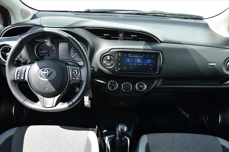 Toyota Yaris 1.5VVT-i Y20 EDITION 1. MAJ ČR - fotka 13 z 23