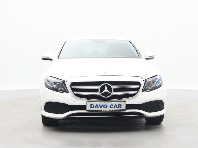 Mercedes-Benz Třídy E 2,0 200 135kW 4Matic Avantgard - fotka 2 z 27