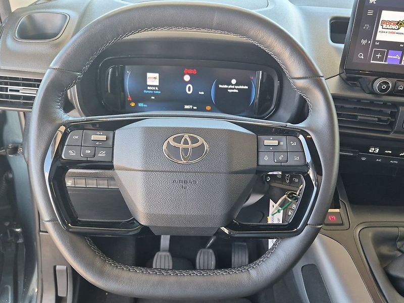 Toyota ProAce City Verso Family  1.5L 130 - 6 MT  Famil - fotka 13 z 26