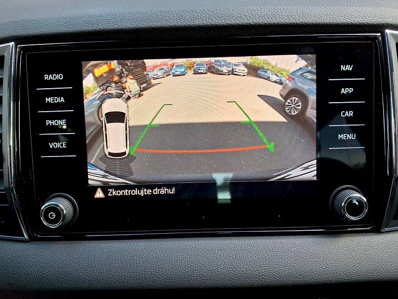 Škoda Karoq (2018) Style DSG 4x4 2,0TDi 110kW - fotka 22 z 35