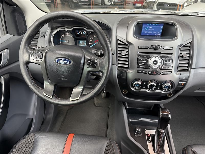 Ford Ranger 3,2 Wildtrak,AT,Hardtop,po ser - fotka 15 z 36