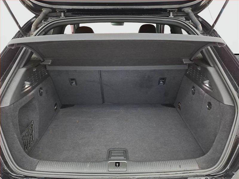 Audi A3 (2014) S-Line 2.0 TDI, Navi, Xenony - fotka 13 z 18