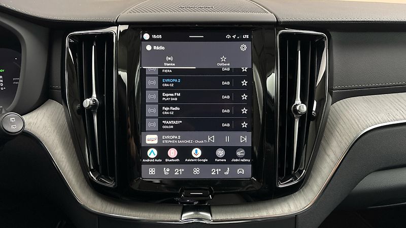 Volvo XC60 2.0 T8 AUT AWD Ultra Dark - fotka 11 z 36