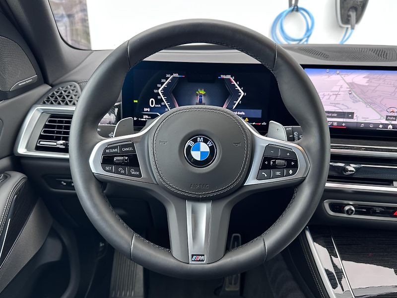 BMW X5 xDrive30d M-Sport PRO - fotka 10 z 34