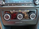 Volkswagen Golf (2012) 1.4 TSI Sport, AC, el. výbava - náhled 15