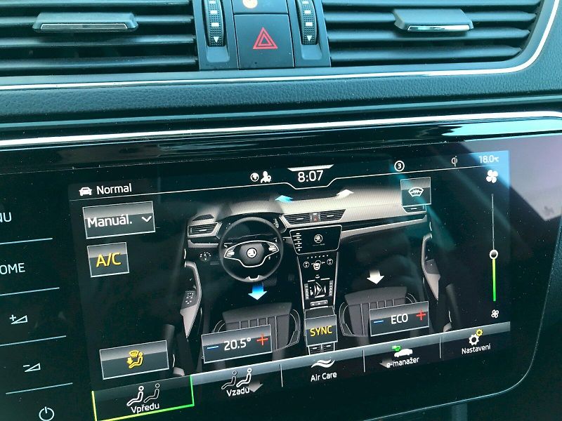 Škoda Superb (2022) COM iV L K TS 115/1.4 A6F - fotka 25 z 28