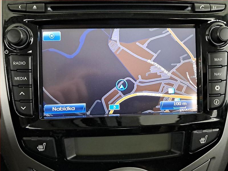 Hyundai ix20 (2014) 1.6 CVVT, Automat, Serv.kniha - fotka 13 z 21