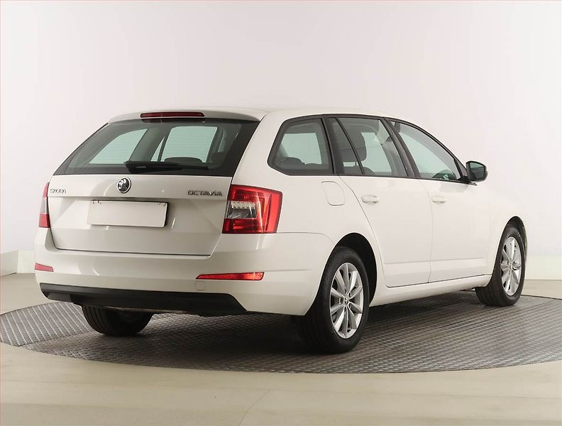 Škoda Octavia (2013) 1.6 TDI, Tempomat - fotka 5 z 17