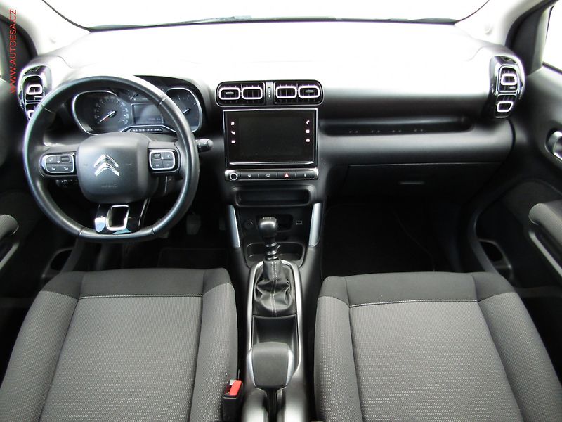 Citroën C3 Aircross (2019) 1.2PT, Shine, navi, panor - fotka 8 z 19