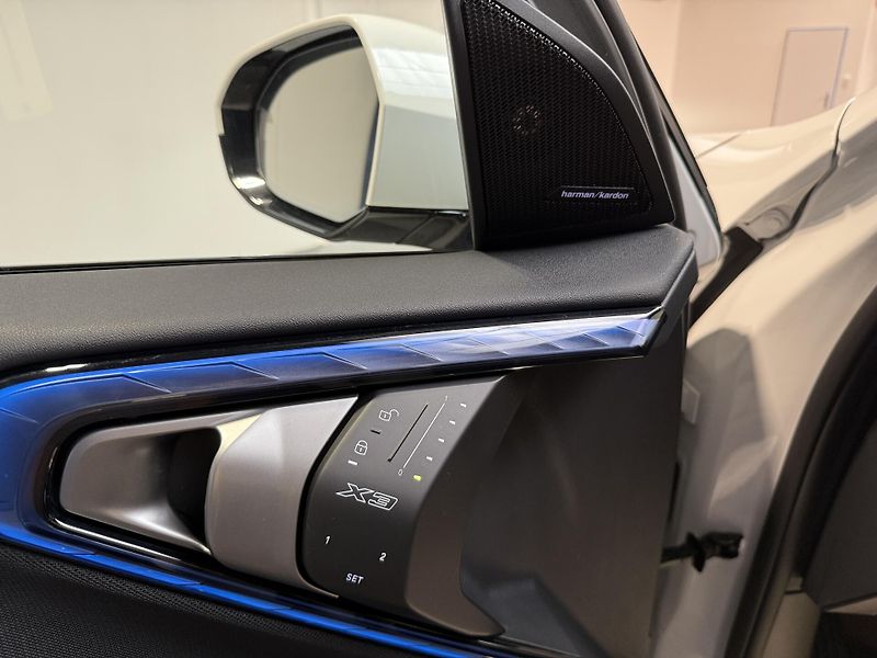 BMW X3 2.0 xDrive30e AT - fotka 12 z 16