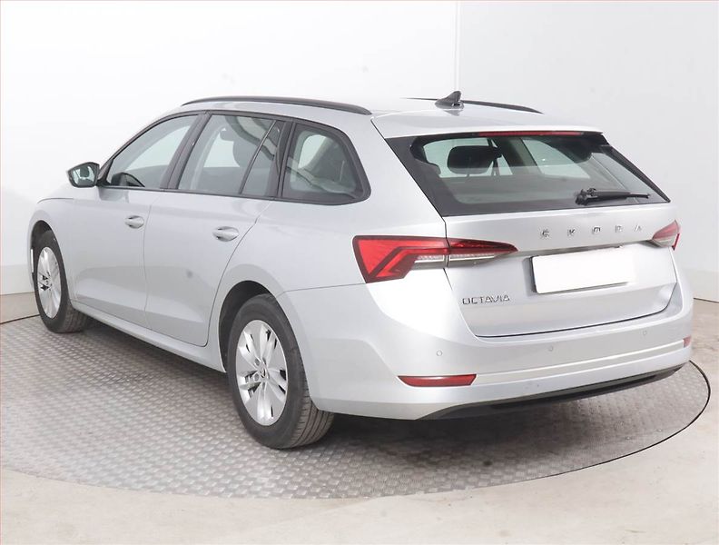 Škoda Octavia (2023) Ambition 2.0 TDI, ČR,1.maj - fotka 4 z 15
