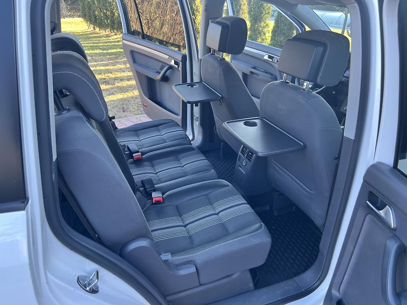Volkswagen Touran 1.6TDI 77KW,MATCH,NAVI,DSG,DIG - fotka 19 z 46