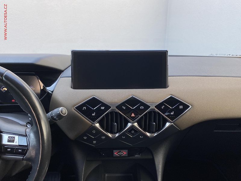 DS Automobiles DS3 Crossback (2020) 1.2 PT, AT, kůže, navi - fotka 12 z 18