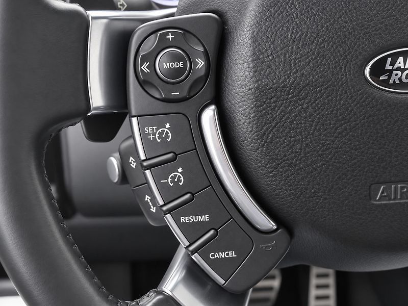 Land Rover Range Rover 5.0 375 kW V8 4x4 CZ Bi-xenon - fotka 23 z 38