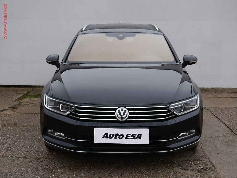 Volkswagen Passat (2018) 2.0TDi R-Line, 2.maj - fotka 2 z 20