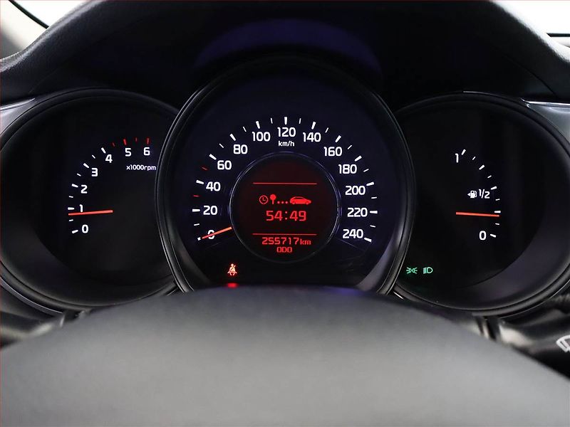 Kia Ceed (2015) 1.6 CRDi, Tempomat - fotka 9 z 14