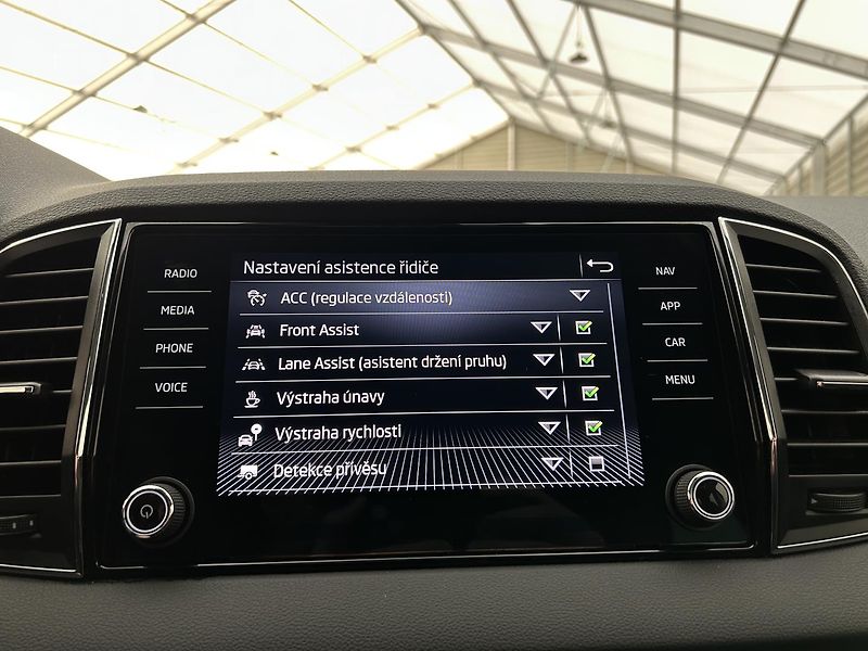 Škoda Karoq 2.0 TDI 4x4 Top selection - fotka 8 z 29