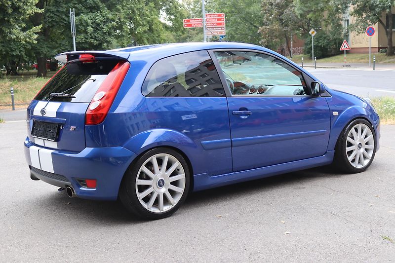 Ford Fiesta ST 2.0i 110kW - fotka 10 z 49
