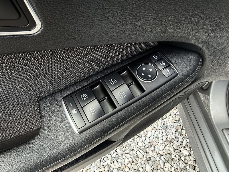 Mercedes-Benz Třídy E E 200 CDI Avantgarde REZERVACE - fotka 18 z 35