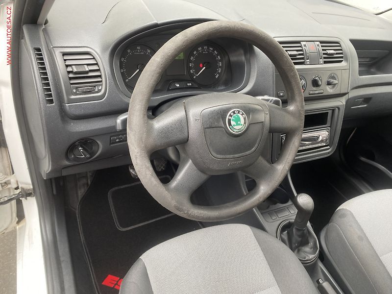 Škoda Roomster (2011) 1.2i, ČR, STK5/28 - fotka 11 z 14