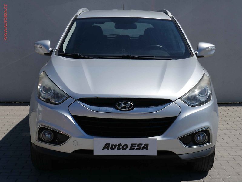 Hyundai ix35 (2012) 1.7CRDi, ČR, AC, TZ, park - fotka 2 z 19