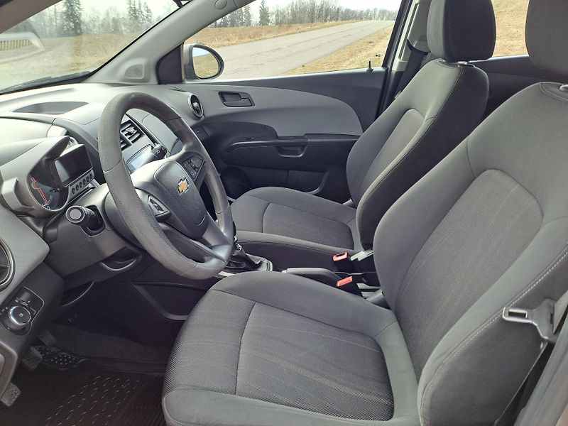 Chevrolet Aveo (2013) 1.2 1.MAJITEL 2xKOLA, SERVISKA - fotka 10 z 29