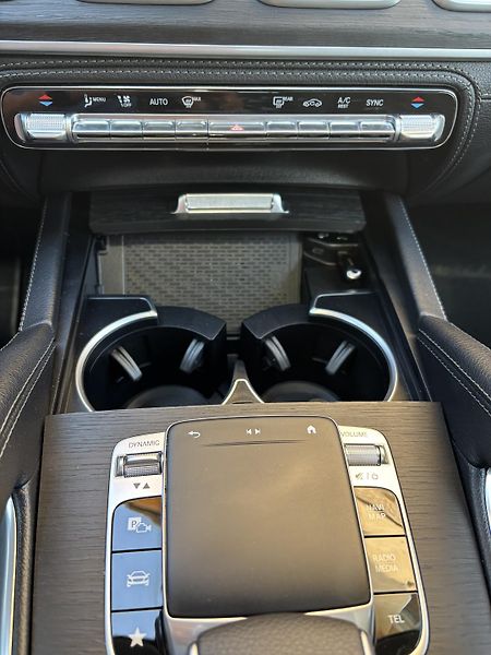 Mercedes-Benz GLE (2023) 400d 4MATIC 9GTRONIC AMG Paket - fotka 28 z 166