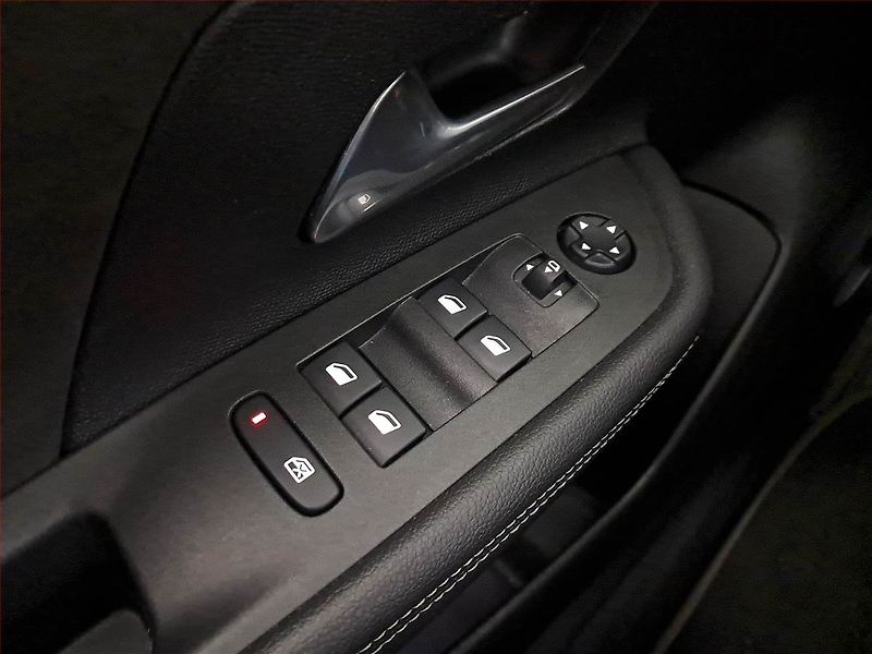 Opel Mokka (2022) 1.2 Turbo, Automat, ČR,1.maj - fotka 17 z 18