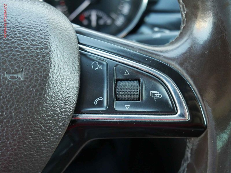 Škoda Superb (2014) 2.0TDi 4x4, ČR, Panor, kůže - fotka 16 z 25